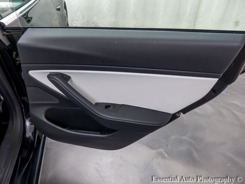 2020 Tesla Model 3 Standard Range Plus PRICE INCLUDES THE $4000 FED EV TAX CREDIT Willowbrook IL