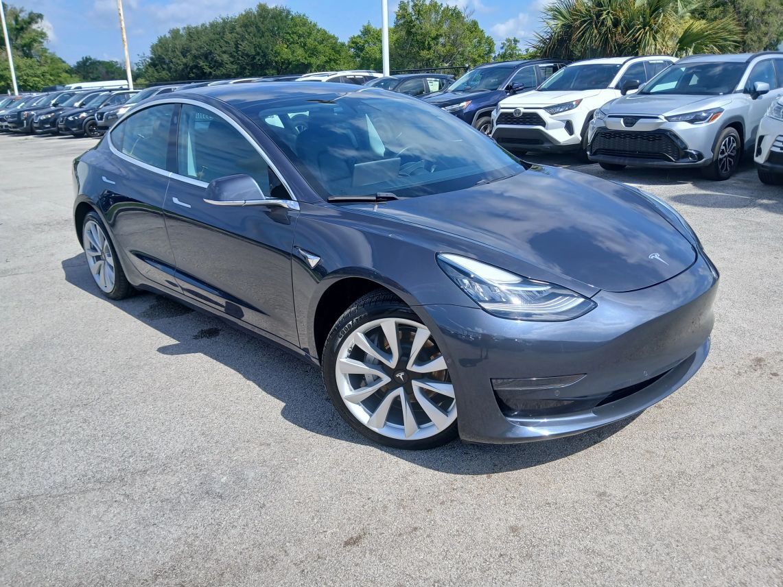 2020 Tesla Model 3 Standard Range Plus's photo