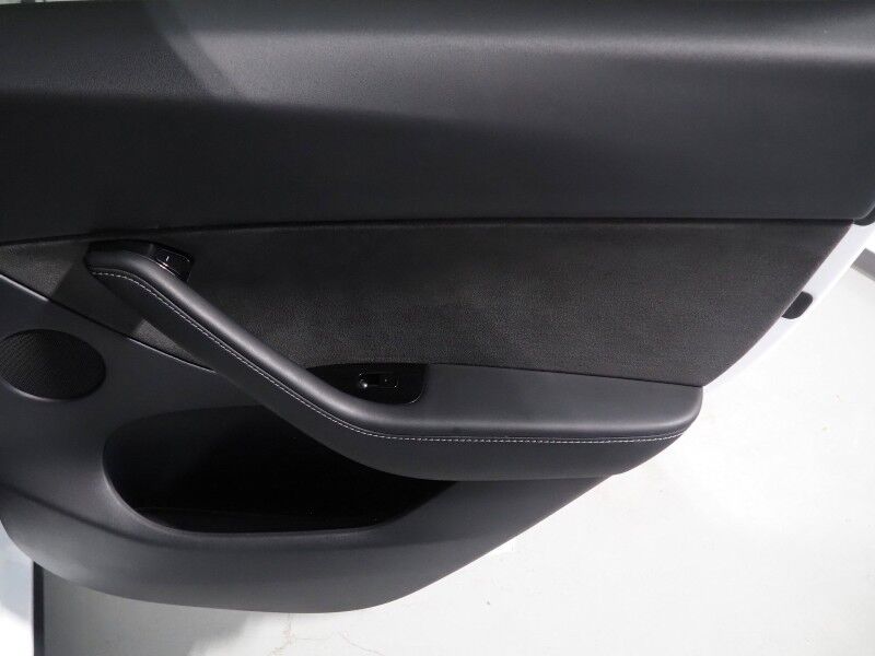 2020 Tesla Model Y Long Range AWD *FULL SELF-DRIVING ENABLED, TRAFFIC AWARE CRUISE CONTROL, NAVIGATION, SURROUND VIEW CAMERAS, PANORAMA GLASS ROOF, HEATED SEATS, BLUETOOTH PHONE & AUDIO Round Rock TX