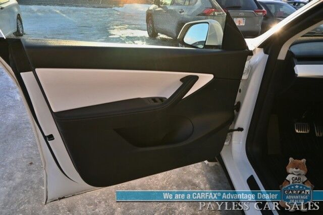 2020 Tesla Model Y Long Range / AWD / Full Self Driving Pkg / Acceleration Boost Pkg / Power & Heated Leather Seats / Heated Steering Wheel / NAV / Fixed Glass Roof / Lane Departure & Blind Spot Alert / Tow Pkg / 1-Owner Anchorage AK