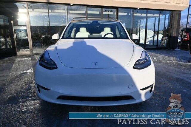 2020 Tesla Model Y Long Range / AWD / Power & Heated Leather Seats / Heated Steering Wheel / NAV / Sunroof / Adaptive Cruise Control / Lane Departure & Blind Spot Alert / Apple CarPlay & Android Auto / Tow Pkg / 1-Owner