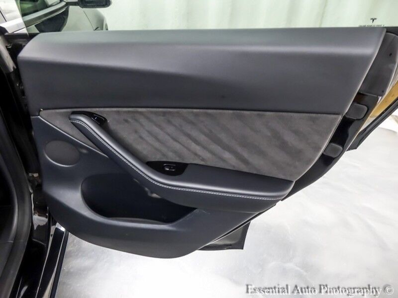 2020 Tesla Model Y Long Range PRICE INCLUDES $4000 IRS TAX CREDIT!! YOU MUST QUALIFY!! Willowbrook IL