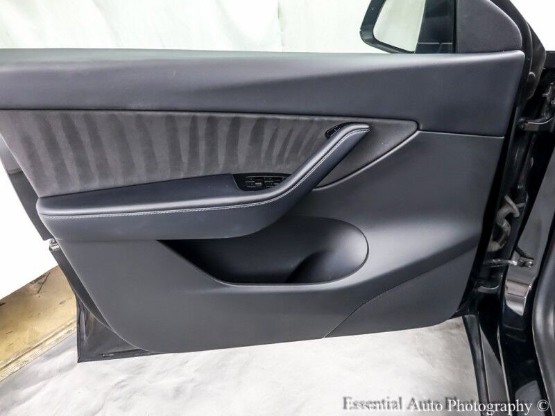 2020 Tesla Model Y Long Range PRICE INCLUDES $4000 IRS TAX CREDIT!! YOU MUST QUALIFY!! Willowbrook IL