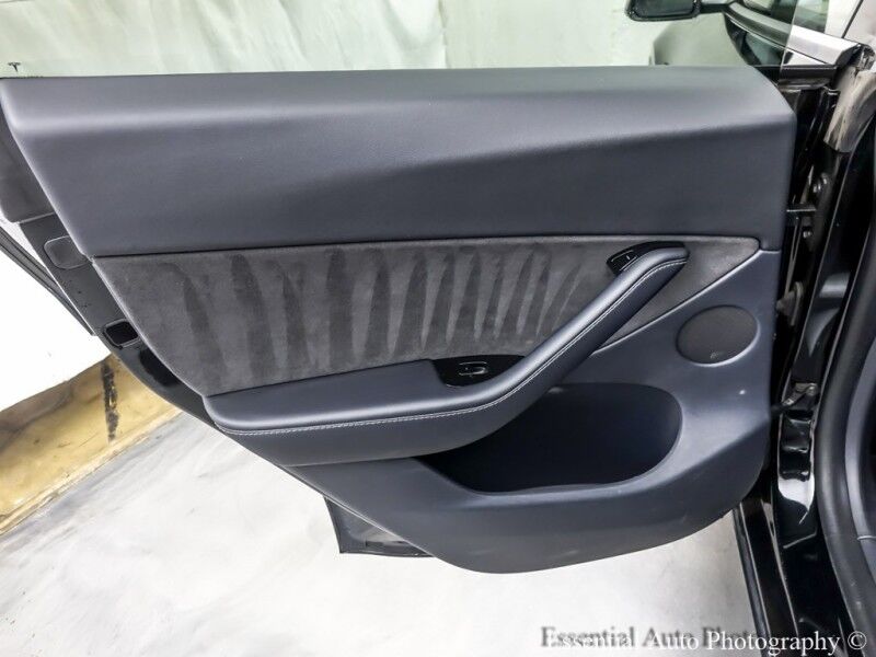 2020 Tesla Model Y Long Range PRICE INCLUDES $4000 IRS TAX CREDIT!! YOU MUST QUALIFY!! Willowbrook IL