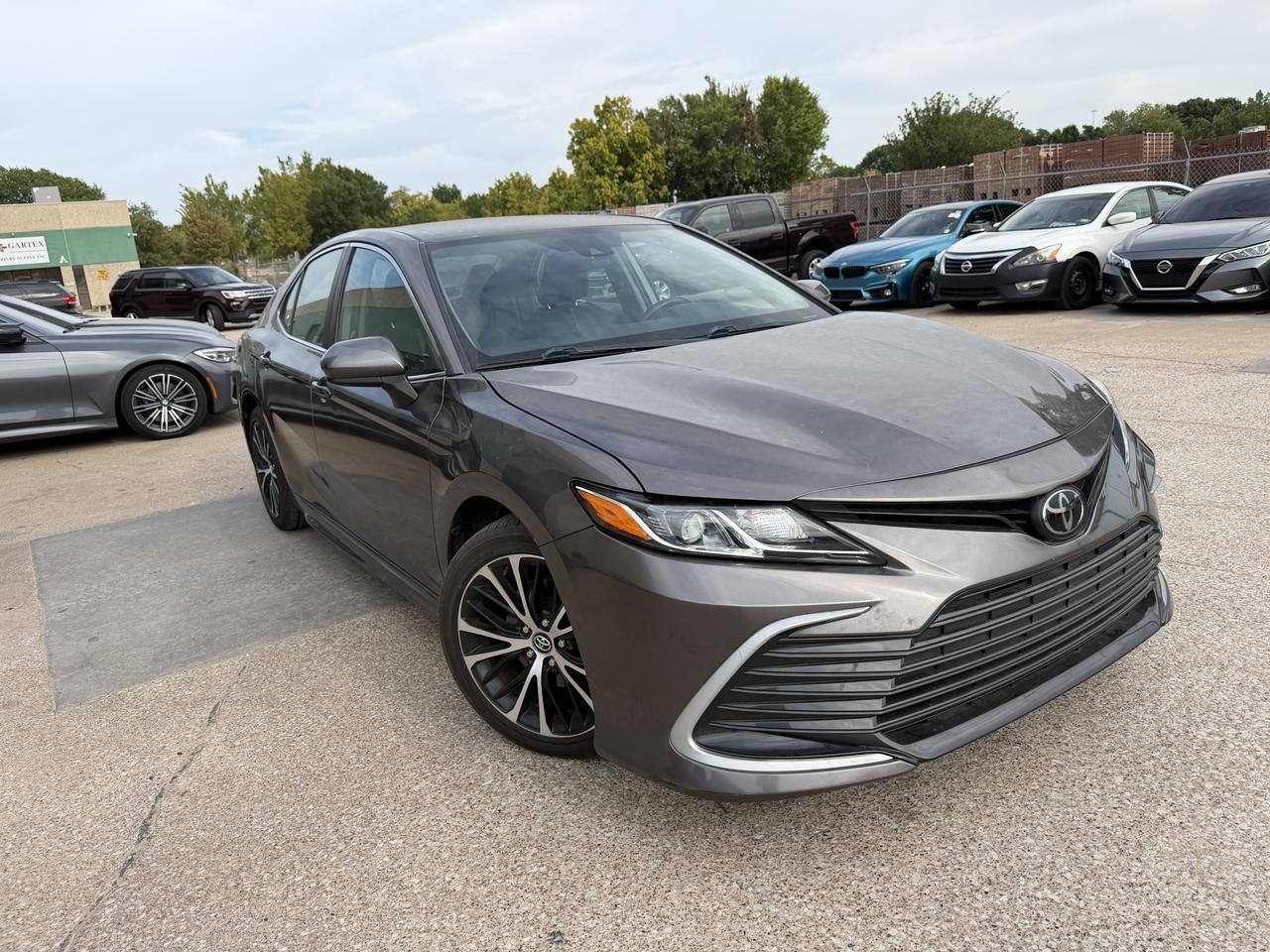 2020 Toyota Camry SE
