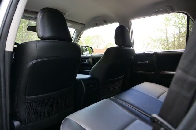 2020 Toyota 4Runner SR5 / 4WD / Navigation / CarPlay! High Point NC