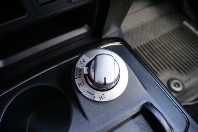 2020 Toyota 4Runner SR5 / 4WD / Navigation / CarPlay! High Point NC