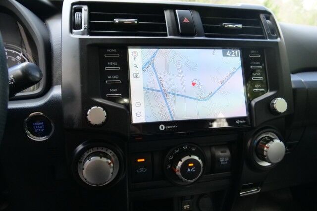 2020 Toyota 4Runner SR5 / 4WD / Navigation / CarPlay! High Point NC
