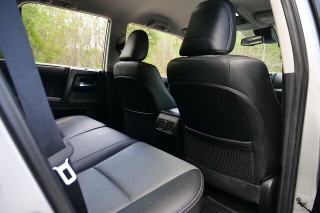 2020 Toyota 4Runner SR5 / 4WD / Navigation / CarPlay! High Point NC