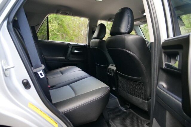 2020 Toyota 4Runner SR5 / 4WD / Navigation / CarPlay! High Point NC