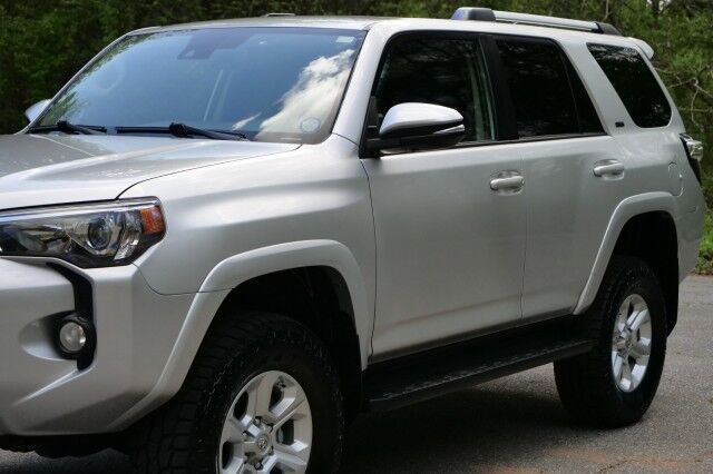 2020 Toyota 4Runner SR5 / 4WD / Navigation / CarPlay! High Point NC