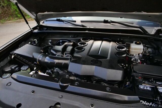 2020 Toyota 4Runner SR5 / 4WD / Navigation / CarPlay! High Point NC