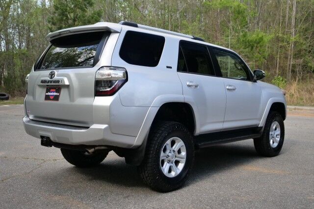 2020 Toyota 4Runner SR5 / 4WD / Navigation / CarPlay! High Point NC