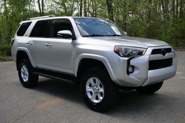 2020 Toyota 4Runner SR5 / 4WD / Navigation / CarPlay! High Point NC