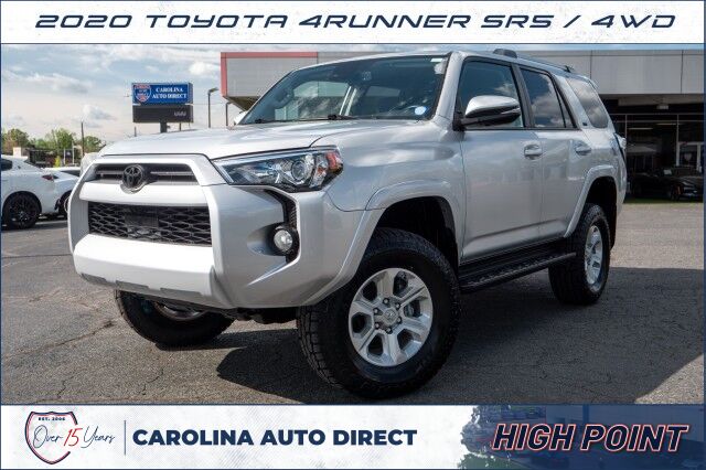 2020 Toyota 4Runner SR5 / 4WD / Navigation / CarPlay!