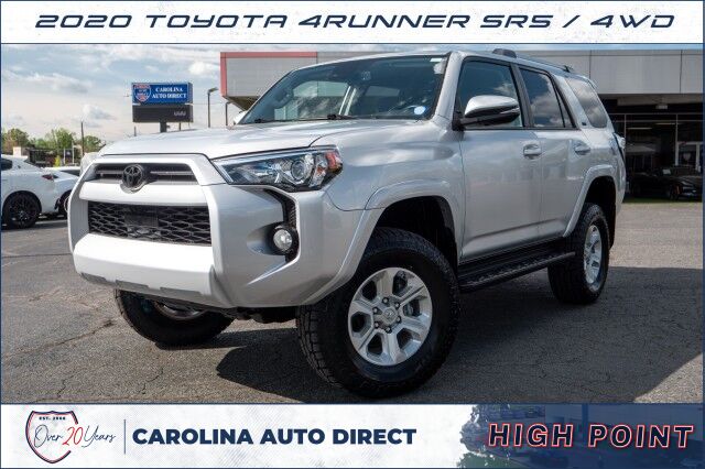 2020 Toyota 4Runner SR5 / 4WD / Navigation / CarPlay!