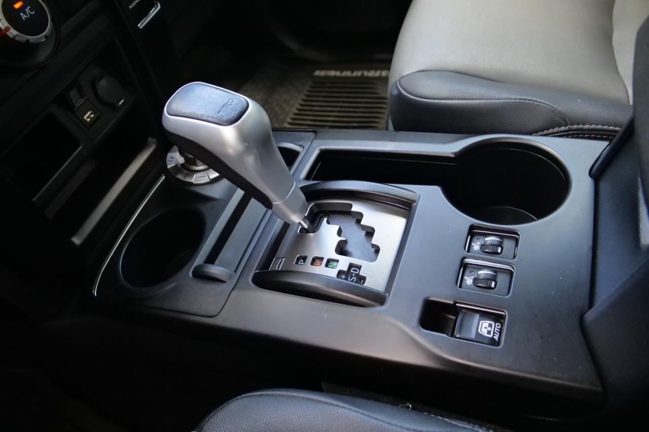 2020 Toyota 4Runner SR5 / 4WD / Navigation / CarPlay! Lincolnton NC