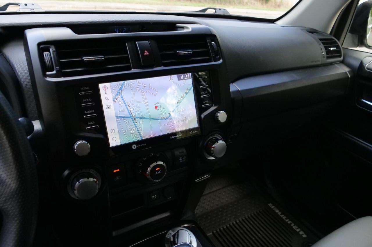 2020 Toyota 4Runner SR5 / 4WD / Navigation / CarPlay! Lincolnton NC