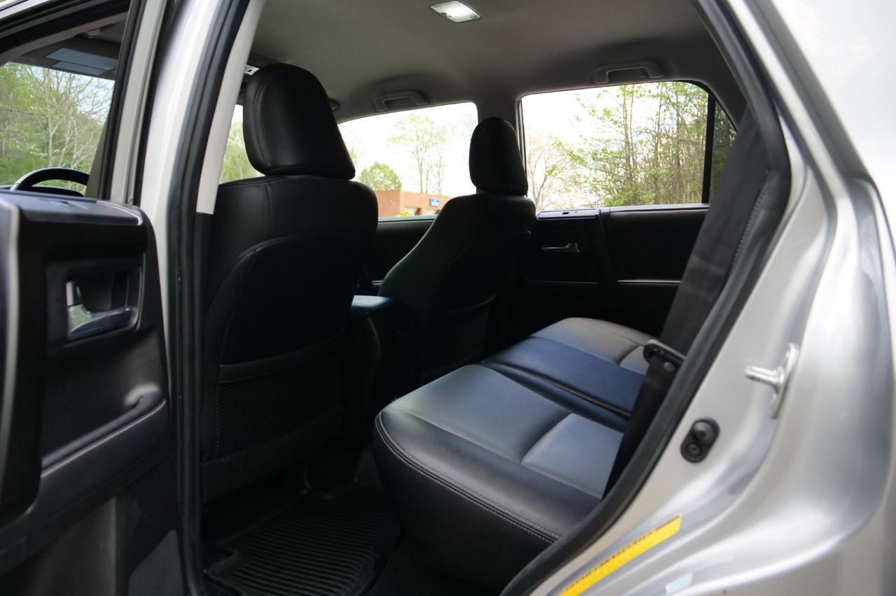 2020 Toyota 4Runner SR5 / 4WD / Navigation / CarPlay! Lincolnton NC