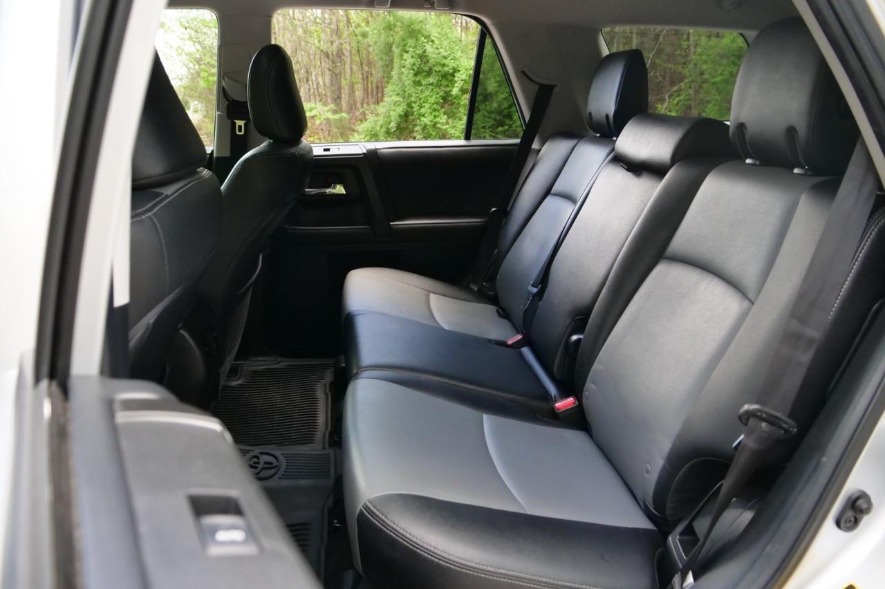 2020 Toyota 4Runner SR5 / 4WD / Navigation / CarPlay! Lincolnton NC