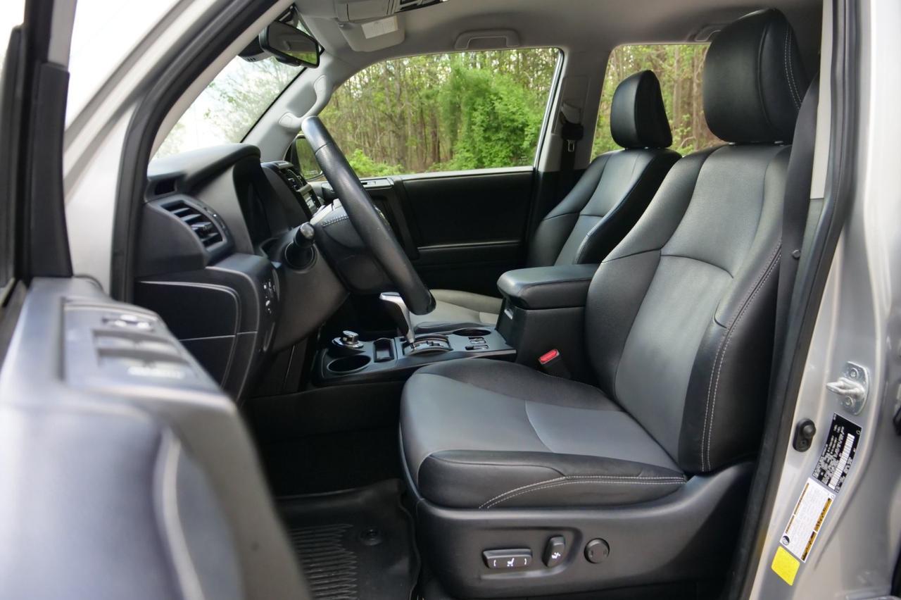 2020 Toyota 4Runner SR5 / 4WD / Navigation / CarPlay! Lincolnton NC