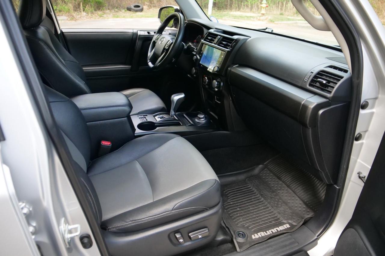 2020 Toyota 4Runner SR5 / 4WD / Navigation / CarPlay! Lincolnton NC