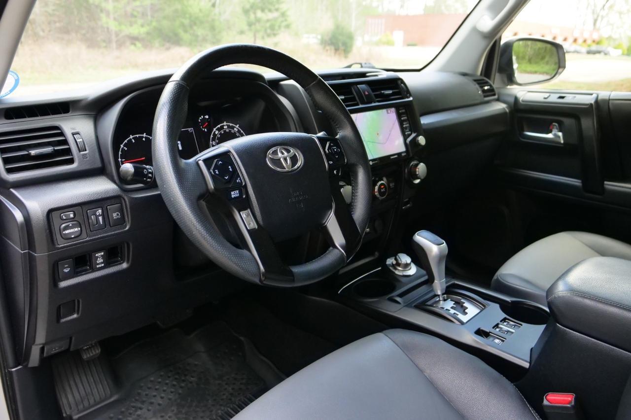 2020 Toyota 4Runner SR5 / 4WD / Navigation / CarPlay! Lincolnton NC