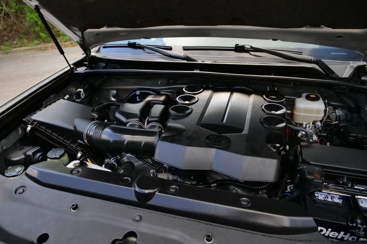 2020 Toyota 4Runner SR5 / 4WD / Navigation / CarPlay! Lincolnton NC