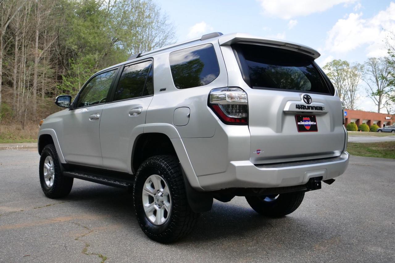 2020 Toyota 4Runner SR5 / 4WD / Navigation / CarPlay! Lincolnton NC