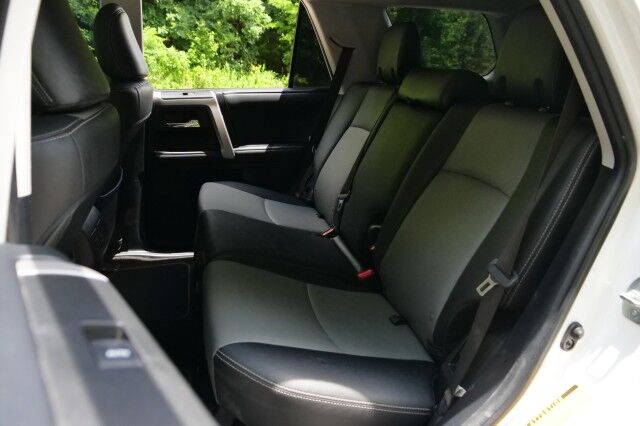 2020 Toyota 4Runner SR5 Premium / 4WD / Heated Front Seats! High Point NC