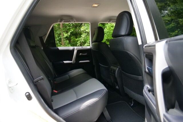 2020 Toyota 4Runner SR5 Premium / 4WD / Heated Front Seats! High Point NC