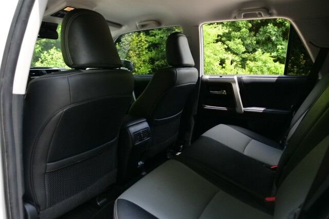 2020 Toyota 4Runner SR5 Premium / 4WD / Heated Front Seats! High Point NC