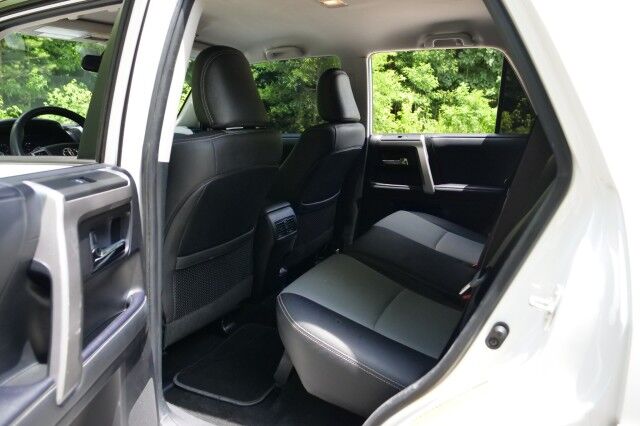 2020 Toyota 4Runner SR5 Premium / 4WD / Heated Front Seats! High Point NC