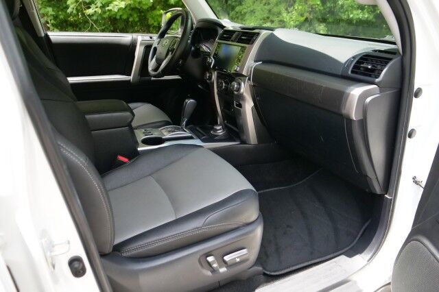 2020 Toyota 4Runner SR5 Premium / 4WD / Heated Front Seats! High Point NC
