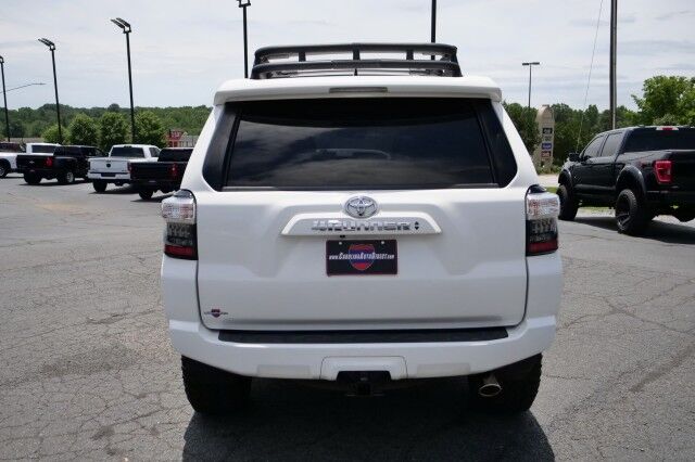 2020 Toyota 4Runner SR5 Premium / 4WD / Heated Front Seats! High Point NC