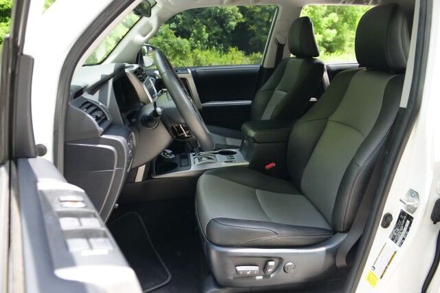 2020 Toyota 4Runner SR5 Premium / 4WD / Heated Front Seats! High Point NC