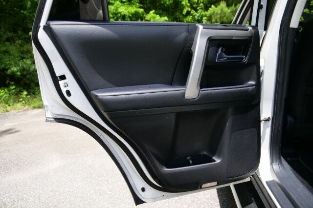 2020 Toyota 4Runner SR5 Premium / 4WD / Heated Front Seats! High Point NC