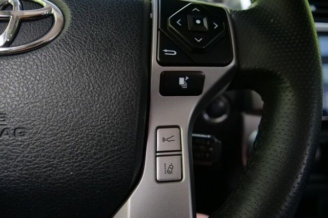 2020 Toyota 4Runner SR5 Premium / 4WD / Heated Front Seats! High Point NC