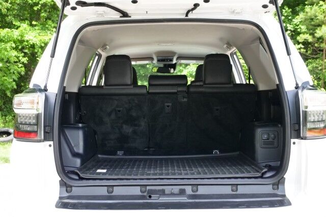 2020 Toyota 4Runner SR5 Premium / 4WD / Heated Front Seats! High Point NC