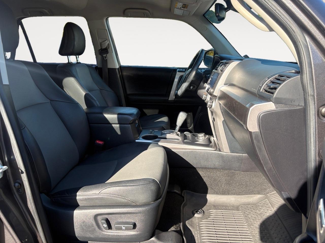 2020 Toyota 4Runner SR5 Premium, RUNNING BOARDS, ROOF RACKS, HEATED & VENTILATED SEATS, NAVIGATION, REAR POWER SLIDING WINDOW, TOW PACKAGE/HITCH, RIDE THIS 4RUNNING ON THE ROAD! Virginia Beach VA