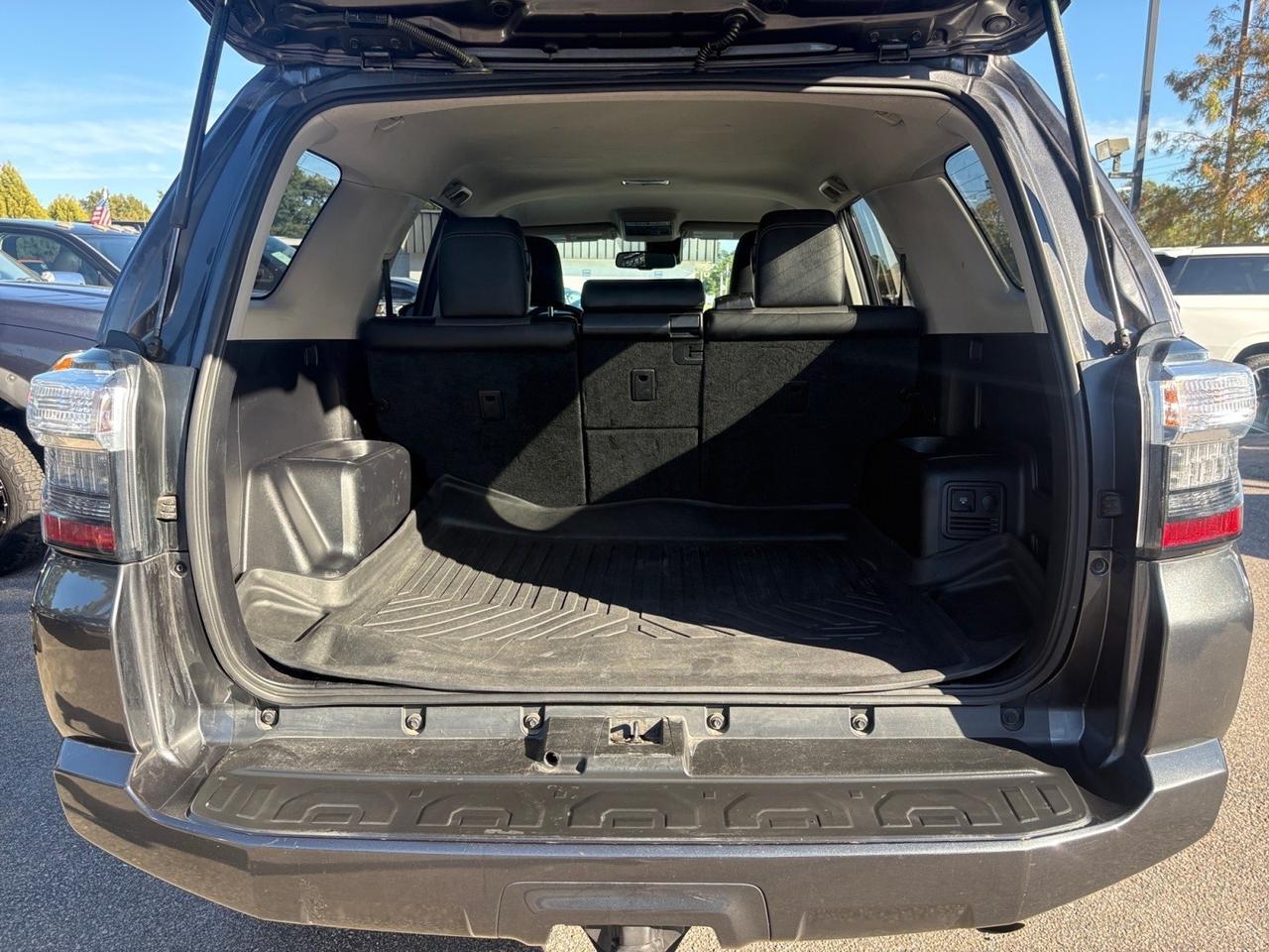 2020 Toyota 4Runner SR5 Premium, RUNNING BOARDS, ROOF RACKS, HEATED & VENTILATED SEATS, NAVIGATION, REAR POWER SLIDING WINDOW, TOW PACKAGE/HITCH, RIDE THIS 4RUNNING ON THE ROAD! Virginia Beach VA