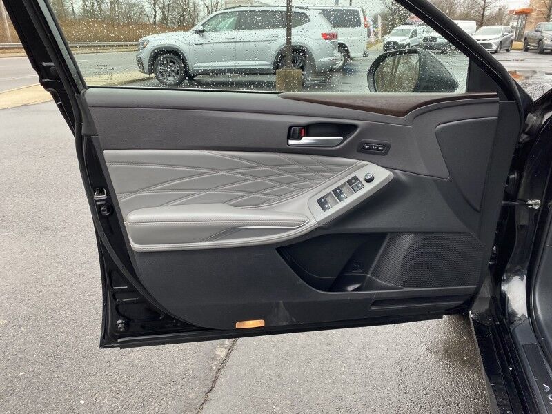 2020 Toyota Avalon Hybrid Limited Springfield PA