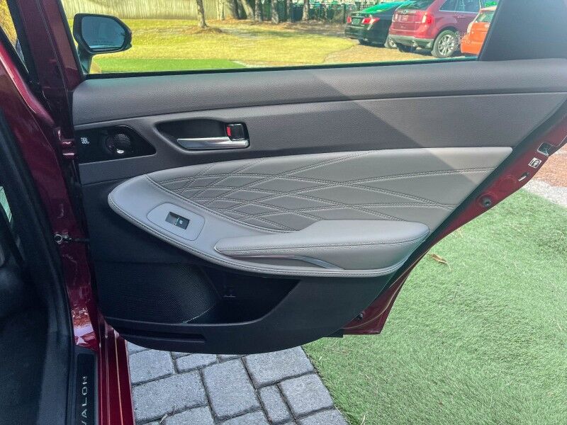 2020 Toyota Avalon Hybrid Limited Wilmington NC