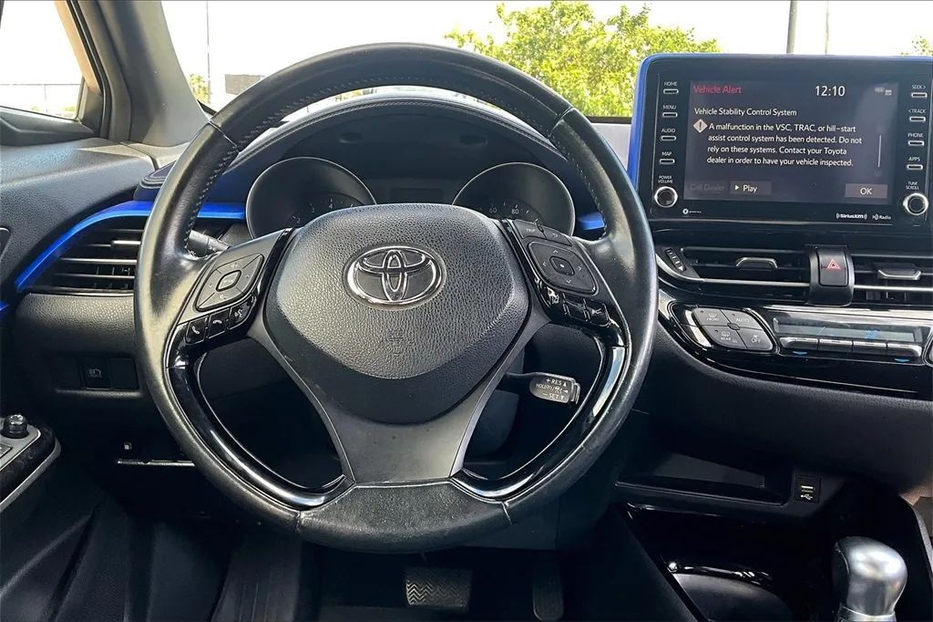 2020 Toyota C-HR XLE Sport Utility 4D