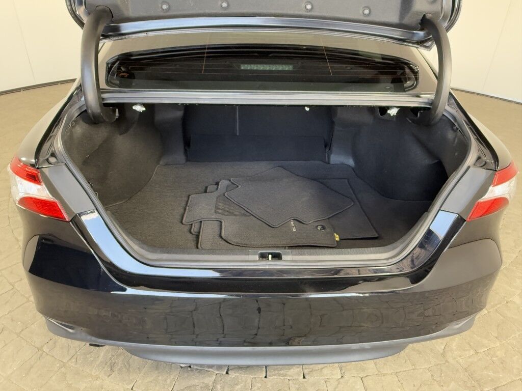 2020 Toyota Camry Hybrid LE Maumee OH