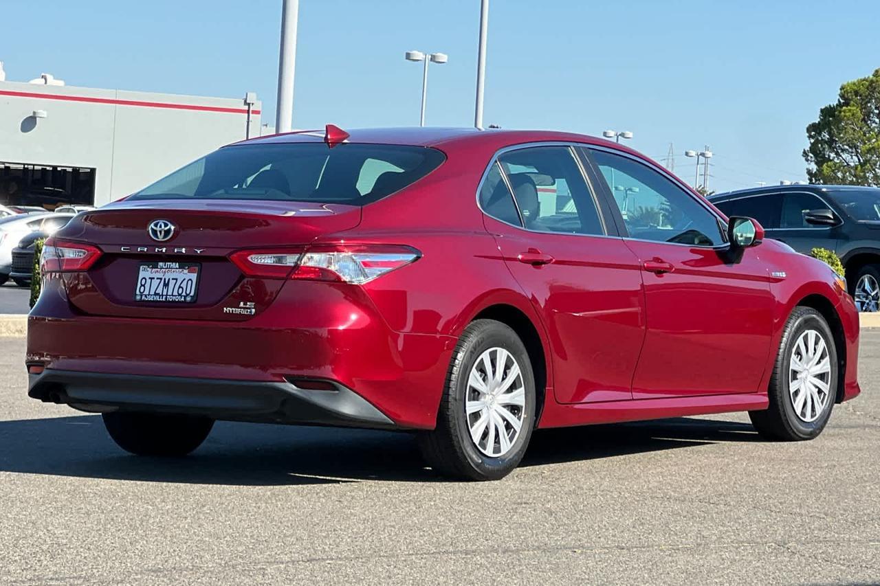 2020 Toyota Camry Hybrid LE