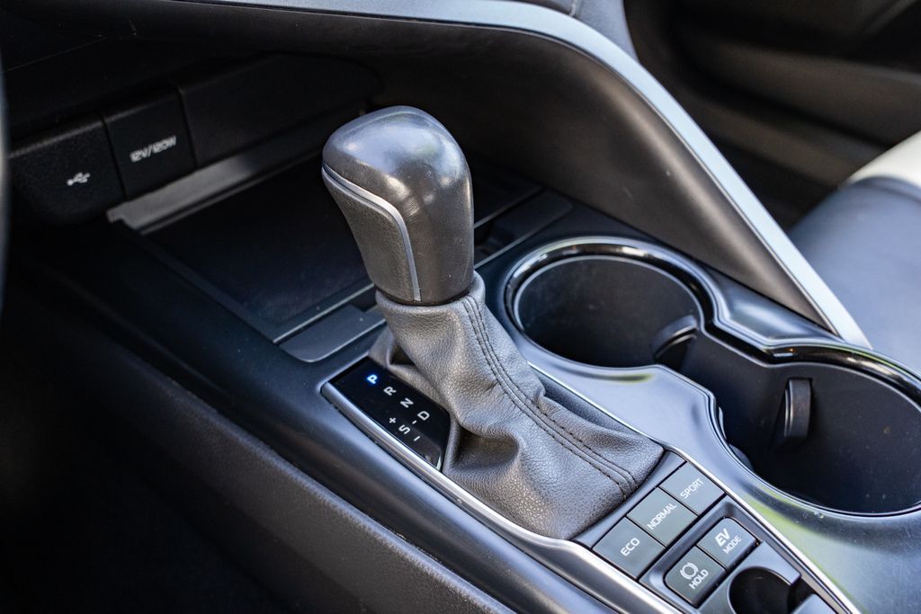 2020 Toyota Camry Hybrid SE Beaverton OR