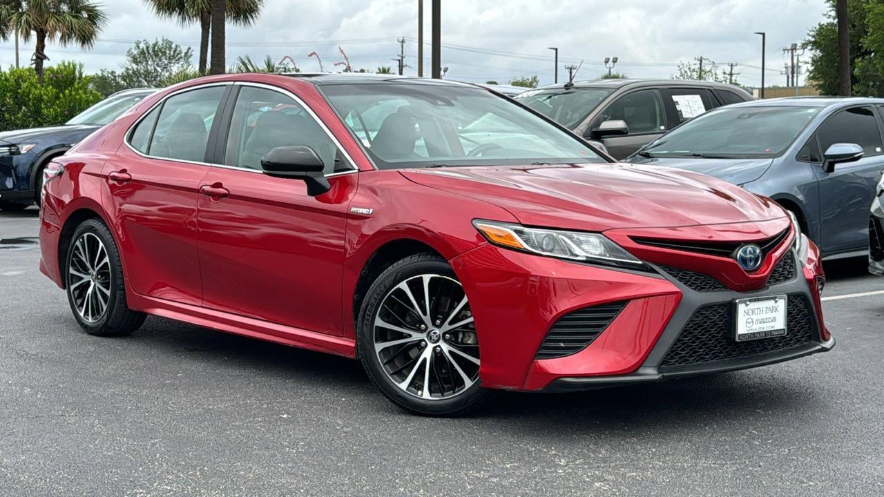 2020 Toyota Camry Hybrid SE