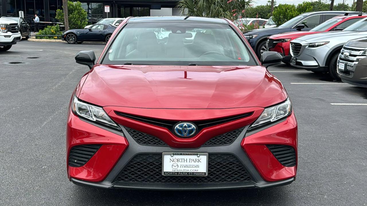2020 Toyota Camry Hybrid SE