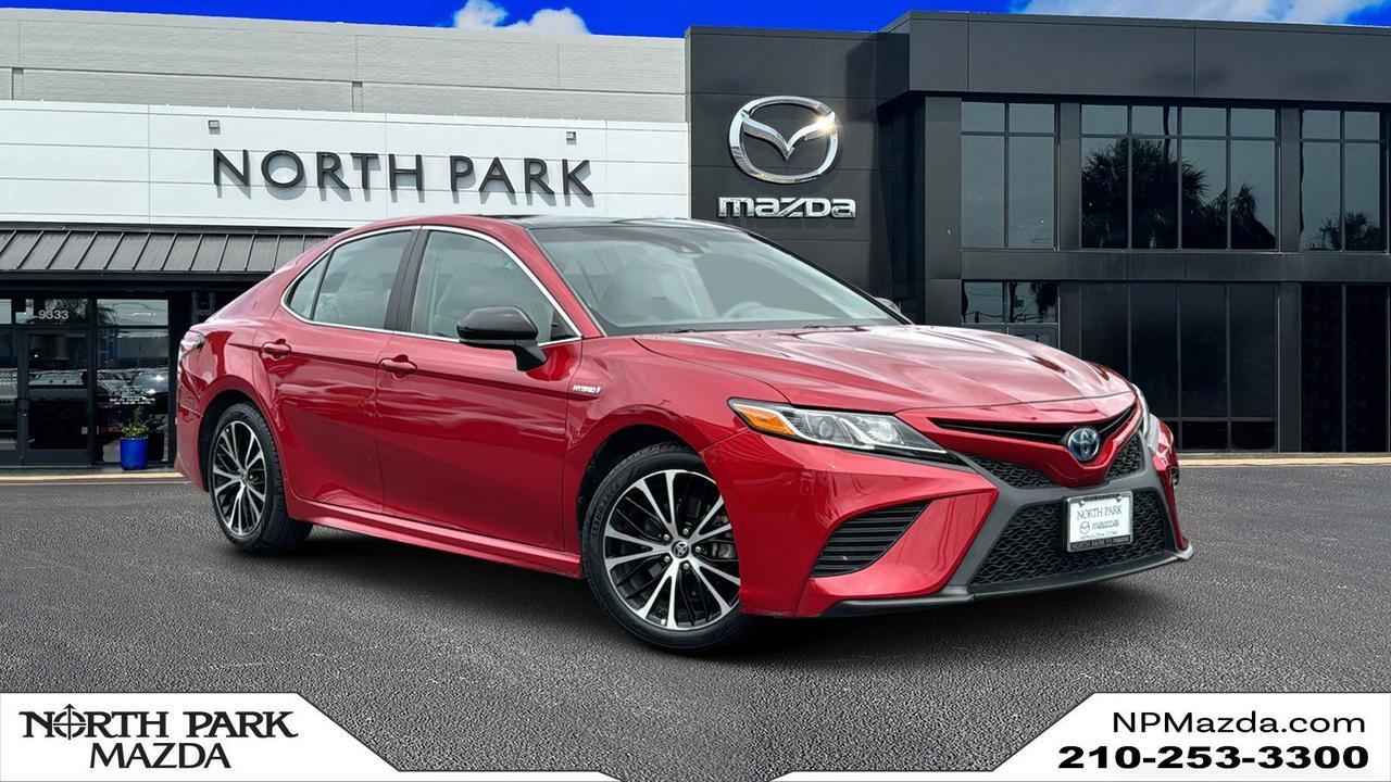 2020 Toyota Camry Hybrid SE